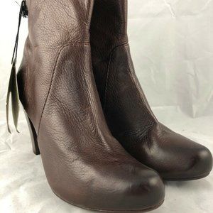 Fyre Brown Leather Short Ankle Boot - Womens Size